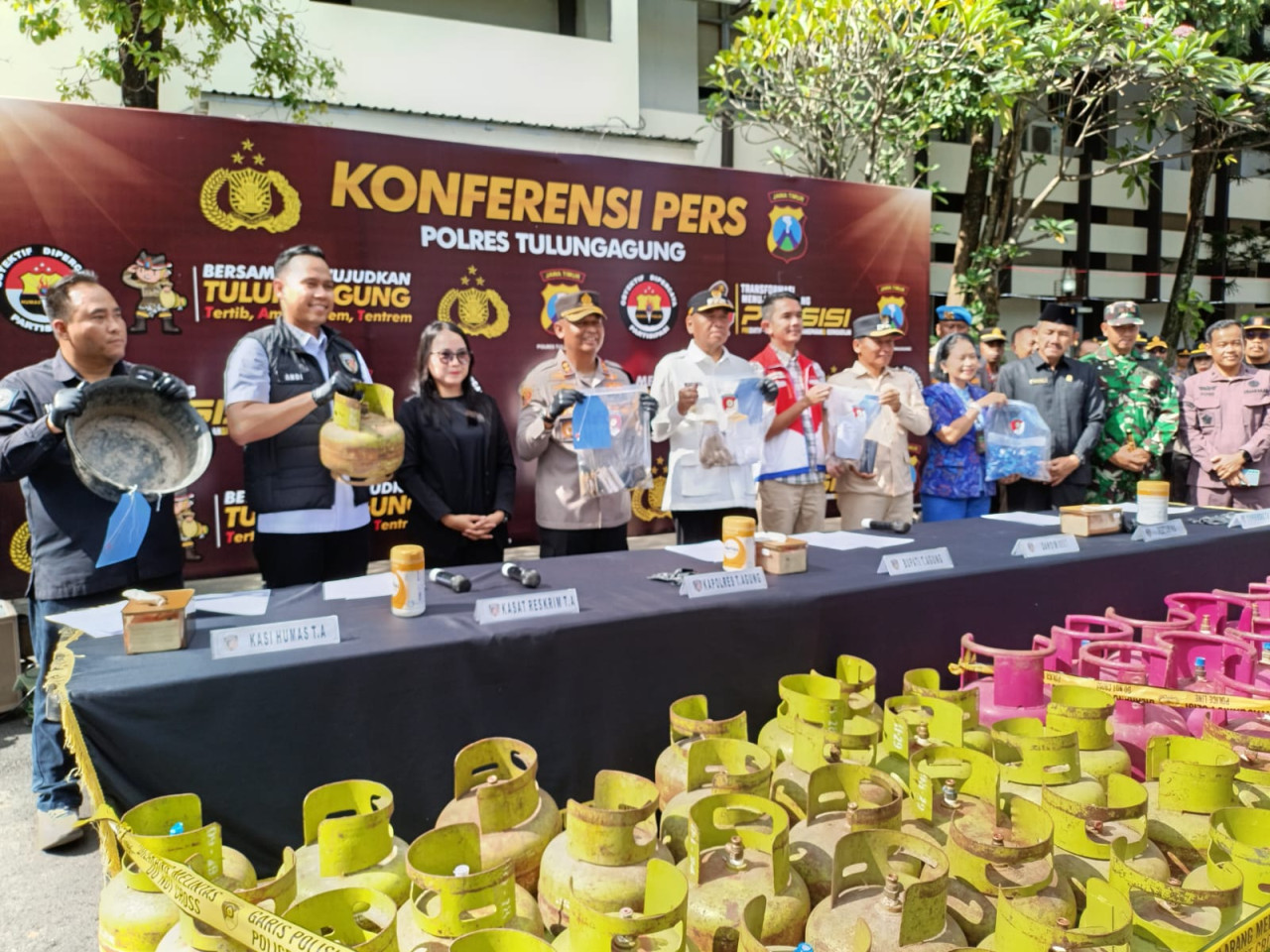Polres Tulungagung Bongkar Kasus Oplos Gas Yang Sebabkan Kelangkaan LPG Subsidi