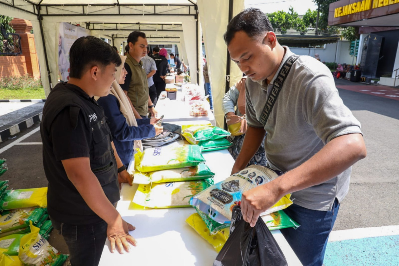 Pemkot Kediri dan Kejari Sediakan Sembako Murah, Warga Tak Perlu Panic Buying