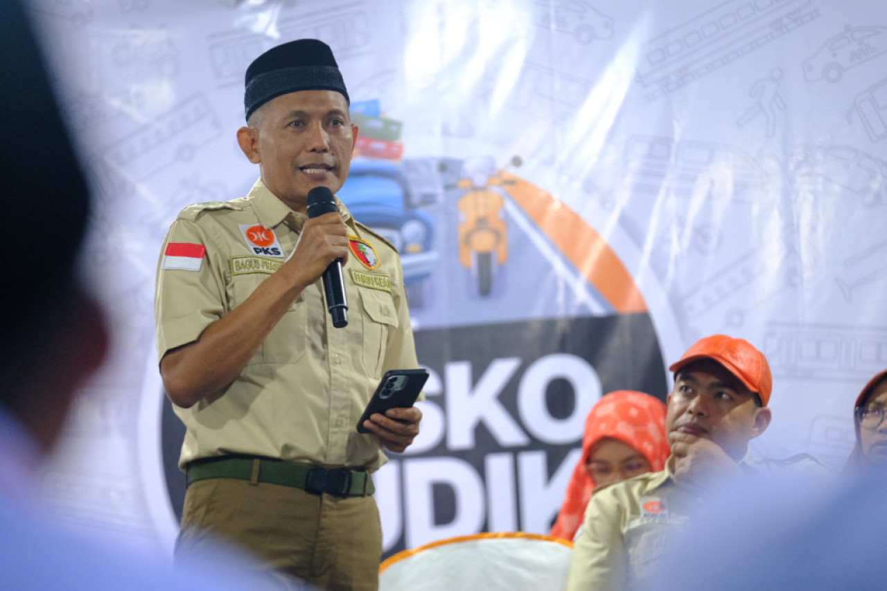Posko Mudik PKS Jatim Jadi Oase Lelah di Terminal Purabaya