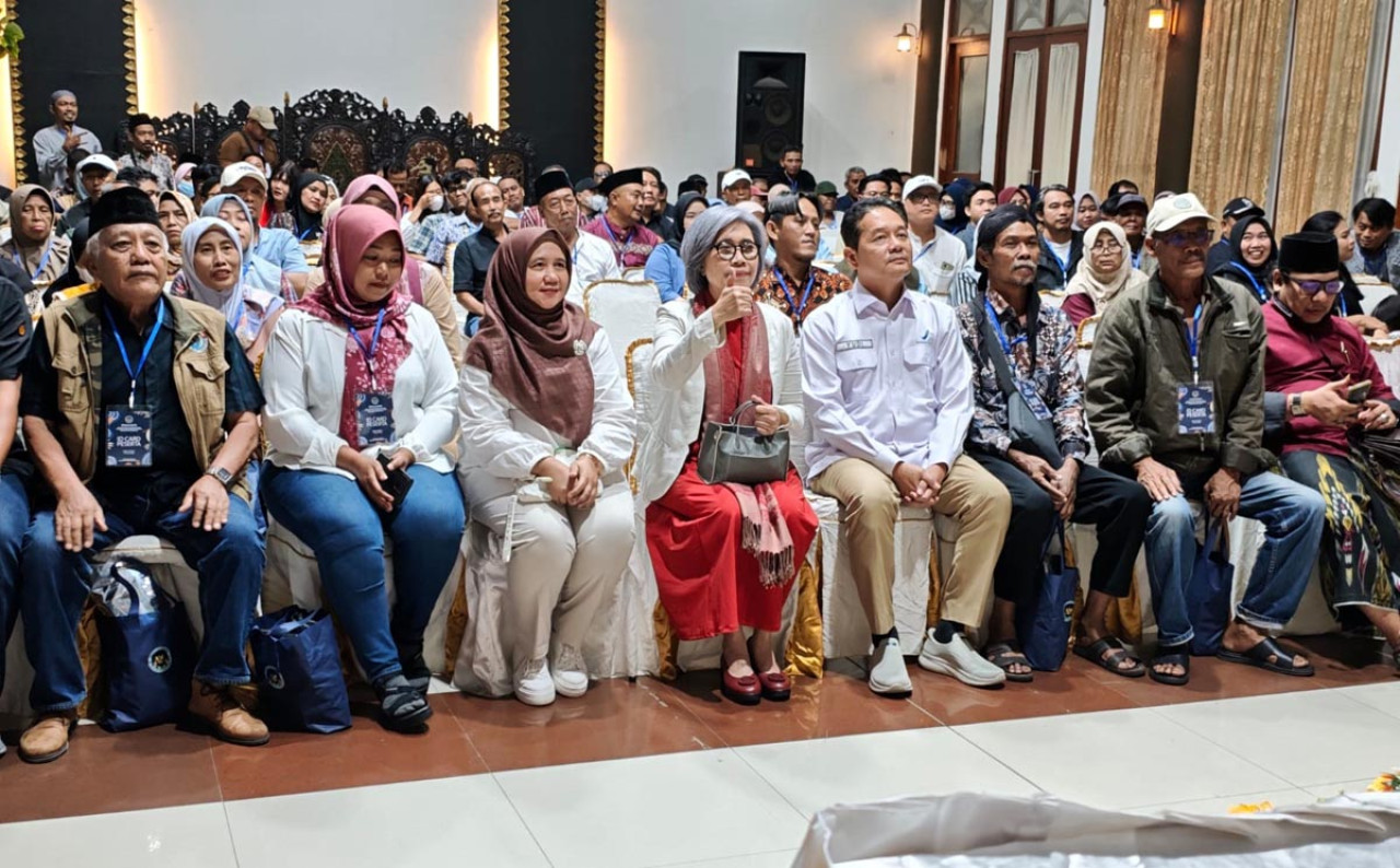 Anggota Komisi IX DPR RI Indah Kurniawati mengajak warga Wiyung Surabaya awasi program Makan Bergizi Gratis guna cegah penyimpangan dan konflik kepentingan. (Foto: Ali Masduki/jatimnow.com)