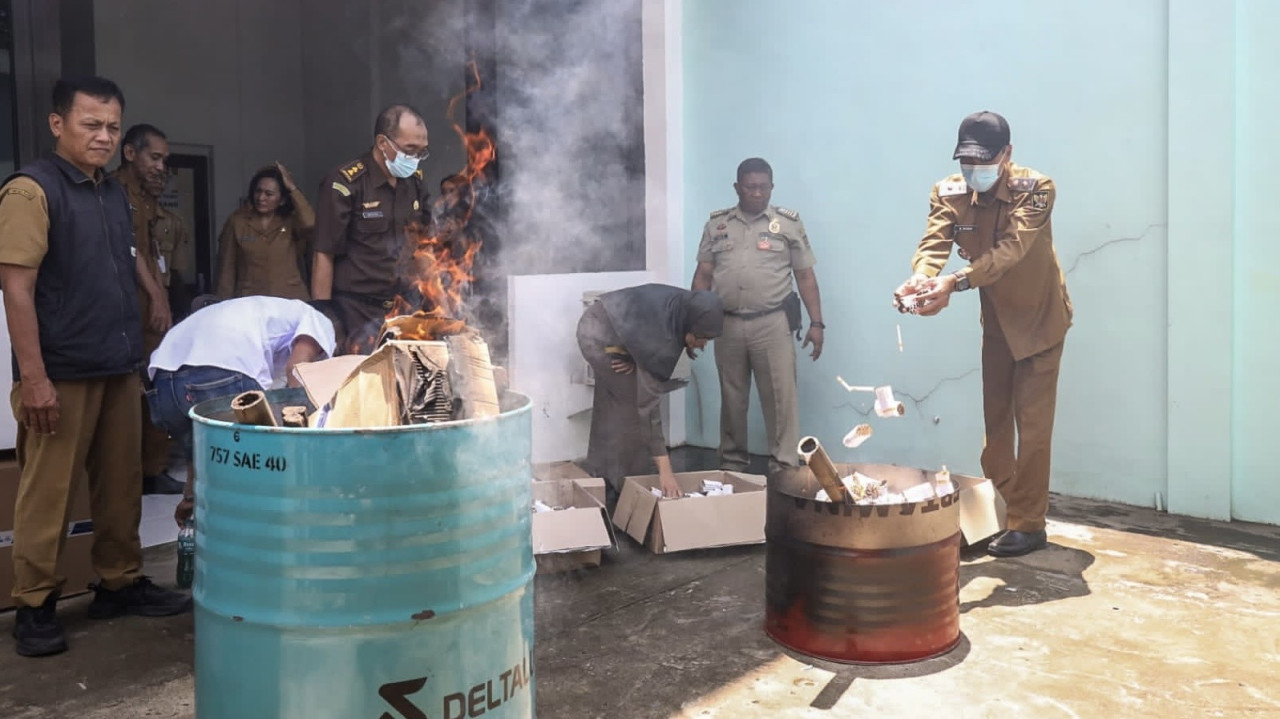 Cegah Penyalahgunaan, Pemkot Kediri Musnahkan 35.777 Rokok Hasil Pelatihan IHT