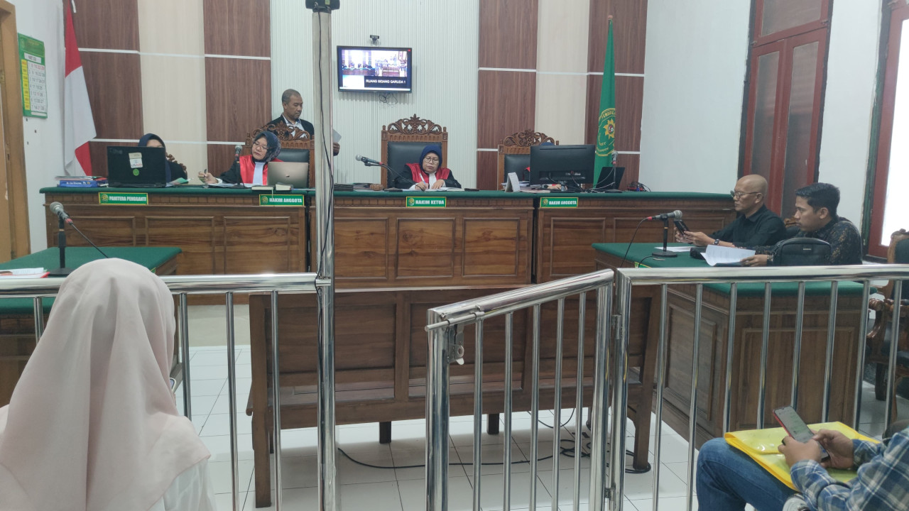 Suasana sidang di PN Surabaya (foto: Uzi for jatimnow.com)