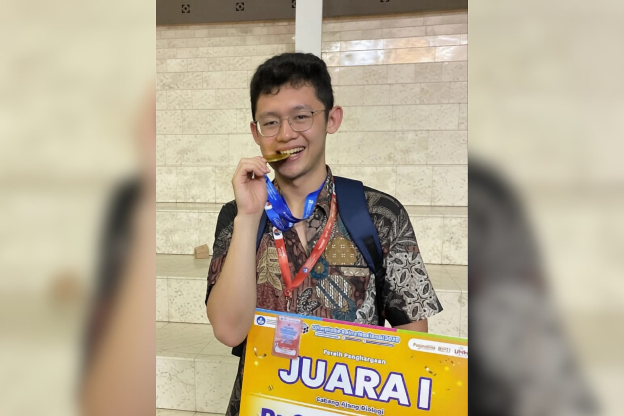 Wong Bryant Alden, siswa SMAK BPK Penabur Singgasana, yang berhasil meraih Golden Ticket untuk Fakultas Kedokteran (FK) UNAIR. (Istimewa)