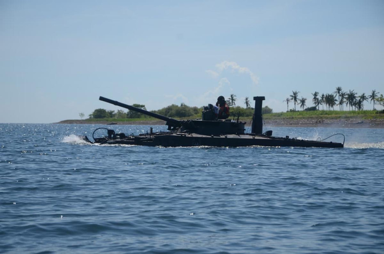 Dengan adanya latihan ini, diharapkan kemampuan tempur dan profesionalisme prajurit Resimen Kavaleri 2 Marinir semakin meningkat, sehingga siap melaksanakan berbagai tugas operasi. (Foto: Dispen Kormar for jatimnow.com)