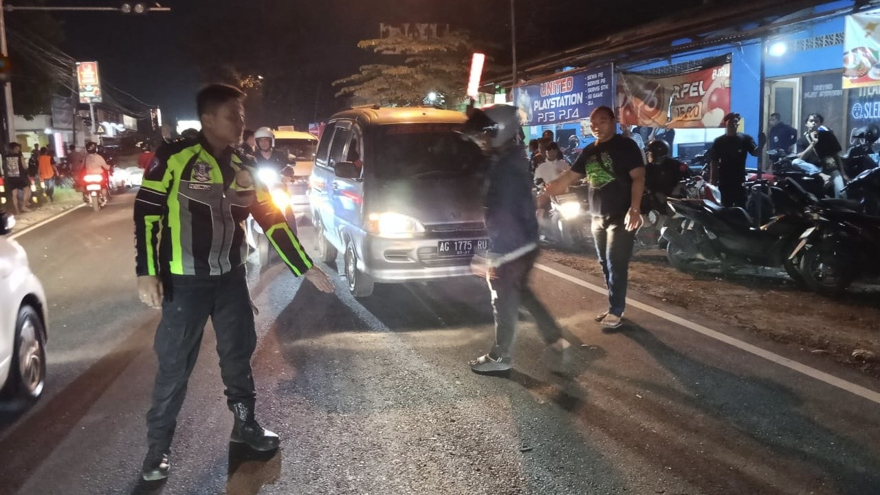 Evakuasi kecelakaan di Tulungagung. (Foto: Polres Tulungagung/jatimnow.com)