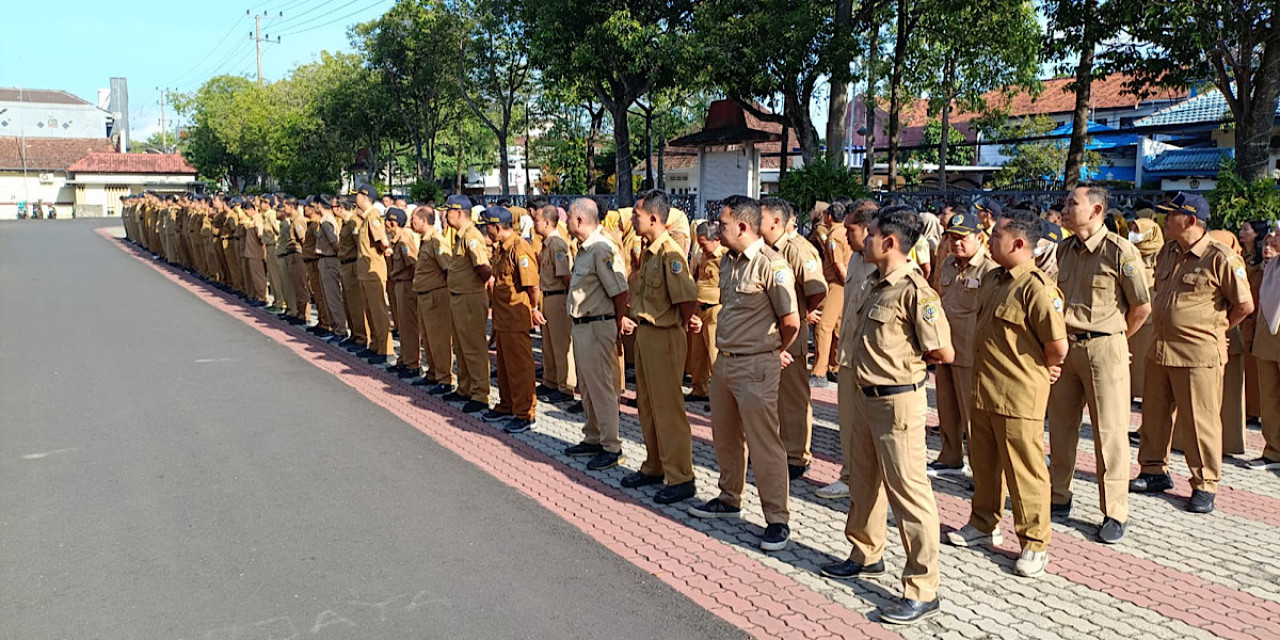 Apel di Pemkab Tulungagung pasca Bupati Gatut Sunu ditetapkan sebagai tersangka. (Foto: Bramanta Pamungkas/jatimnow.com)