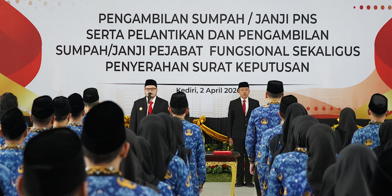 Lantik PNS Pemkab Kediri, Mas Dhito: Jangan Menyalahi Kewenangan
