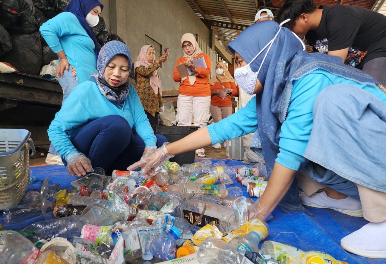 Audit Sampah Ungkap Sachet Kuasai Limbah Rumah Tangga Batu