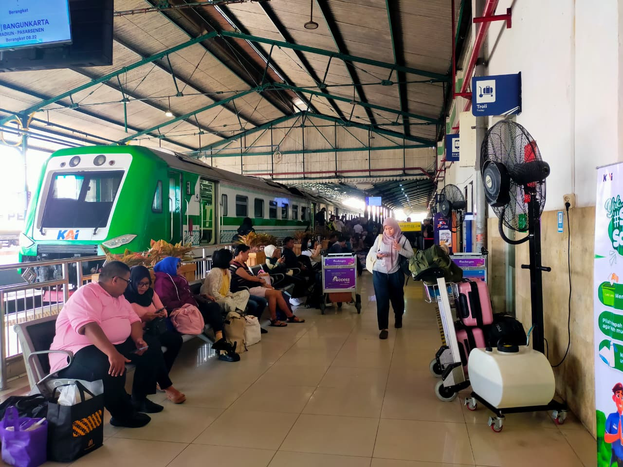 Insiden di Bekasi Timur, KAI Daop 7 Madiun Batalkan Dua Perjalanan Kereta Api