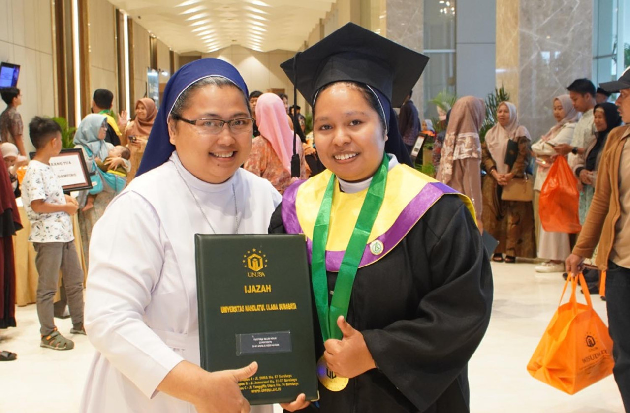 Lulus dari Unusa Surabaya, Suster Yustina Bawa Cerita Toleransi