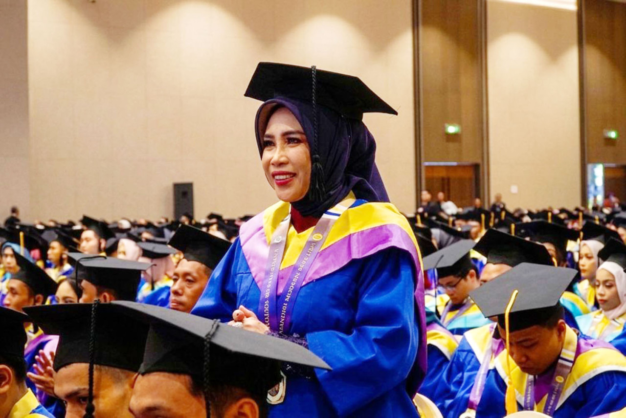 Wabup Sidoarjo Mimik Idayana Raih Gelar Sarjana, Janji Benahi Birokrasi