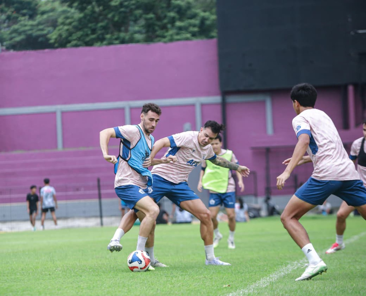 Pemain Persik Kediri saat berlatih di Stadion Brawijaya. (Foto: Persik Kediri for jatimnow.com)