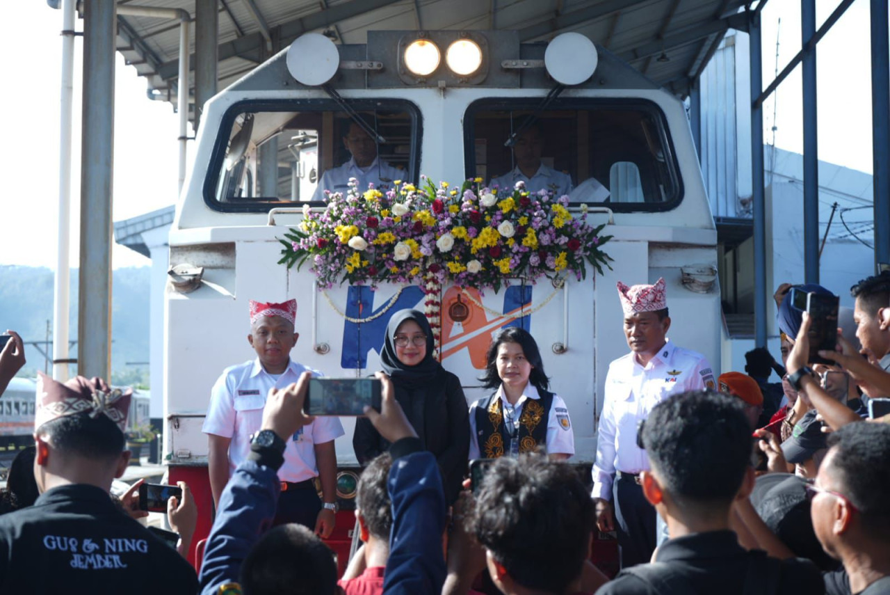Peluncuran KA Sangkuriang. (Foto: Daop 9 Jember for jatimnow.com)