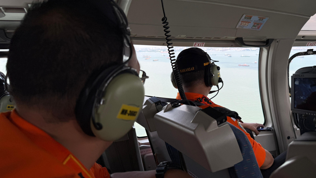 Tim SAR Perluas Pencarian Nelayan Hilang di Gresik, Helikopter Dikerahkan