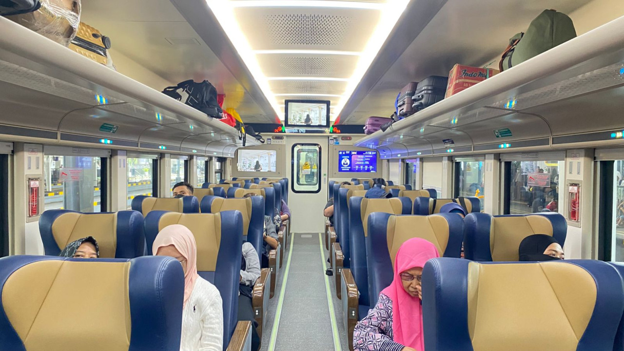 KAI Daop 8 Surabaya Layani Hampir 1 Juta Penumpang Sepanjang April 2026