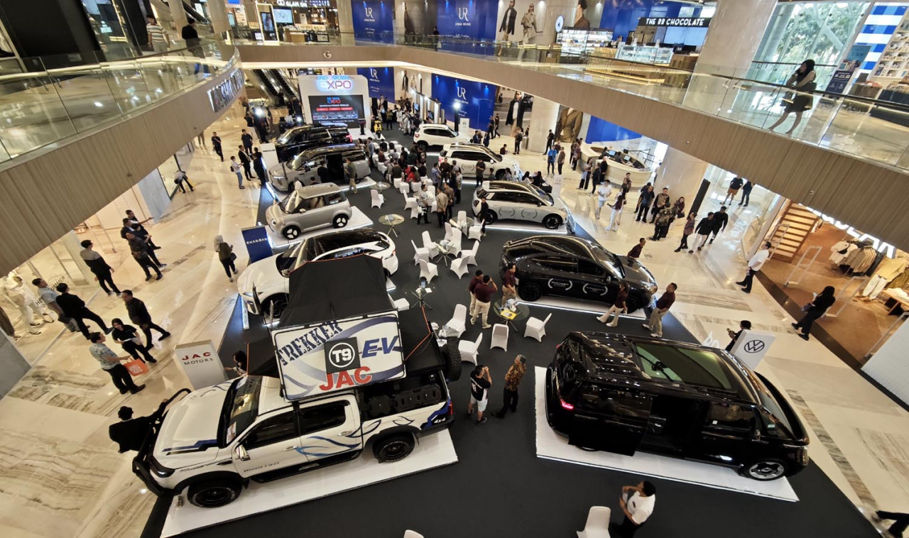 Indomobil Expo Surabaya Resmi Digelar, Tawarkan Skema Kredit EV Ringan DP 10%