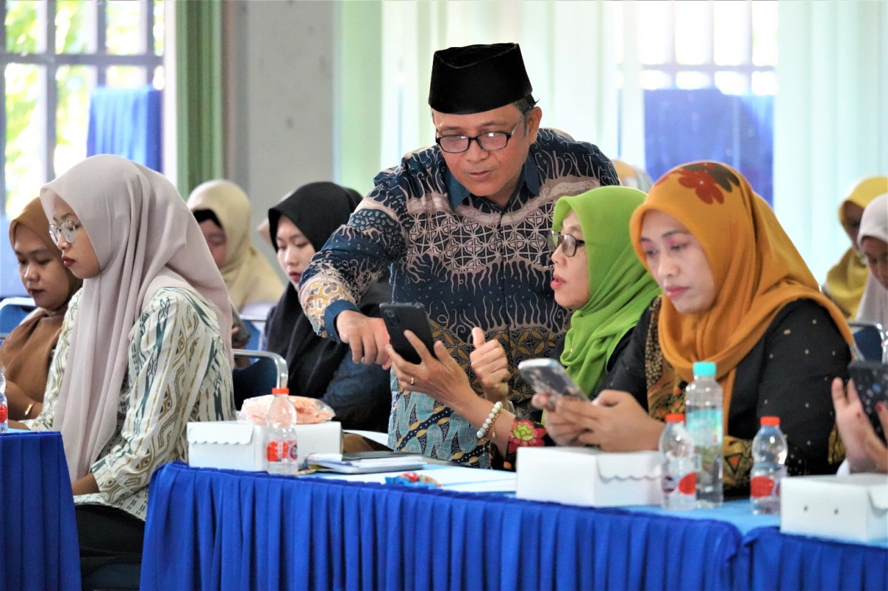 Bimtek strategi efektif pendampingan bagi peserta didik inklusi yang menyasar pendidik TK dan tutor PKBM di Aula Ki Hajar Dewantara. (Foto: Pemkot Kediri/jatimnow.com)