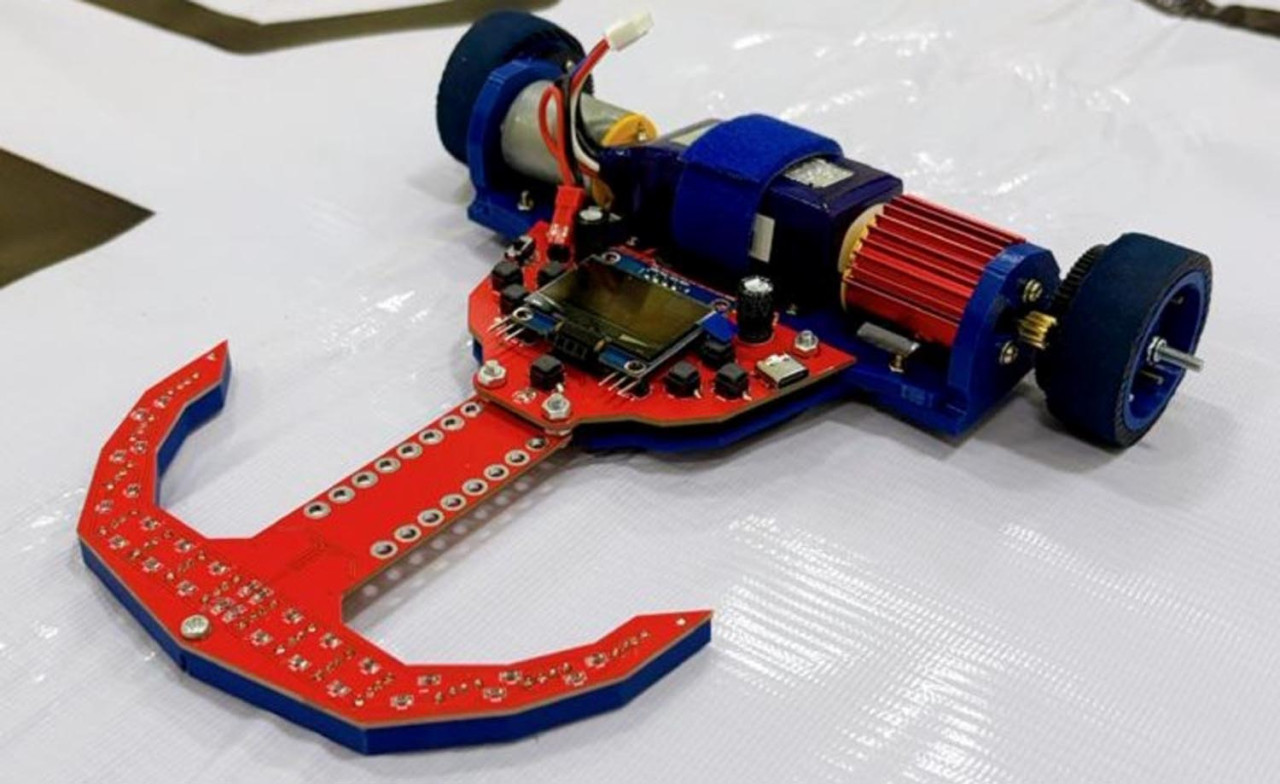 Prototipe Kakarobot yang dirancang oleh dua mahasiswa Program Magister Departemen Teknik Elektro ITS. (Foto: Humas ITS/jatimnow.com)