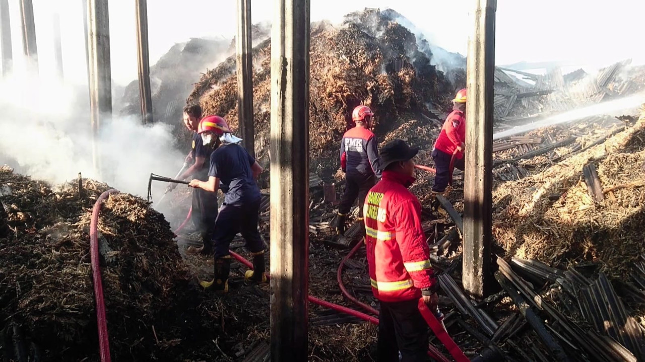 Pabrik Gula Tradisional di Tulungagung Terbakar, Kerugian Capai Rp200 Juta
