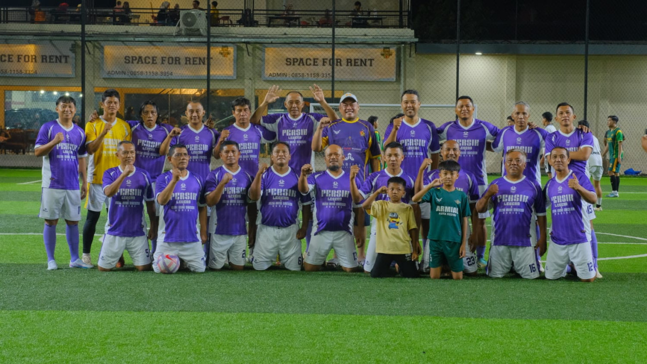 Pelatih dan Para Pemain Persik Kediri Legend Reuni di Arena Mini Soccer