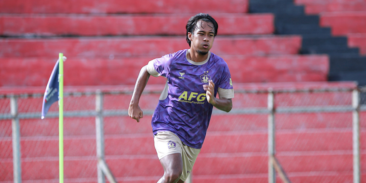 Pemain Persik Kediri Supriadi dalam latihan terakhir sebelum lawan Semen Padang. (Foto: Persik Kediri/jatimnow.com)