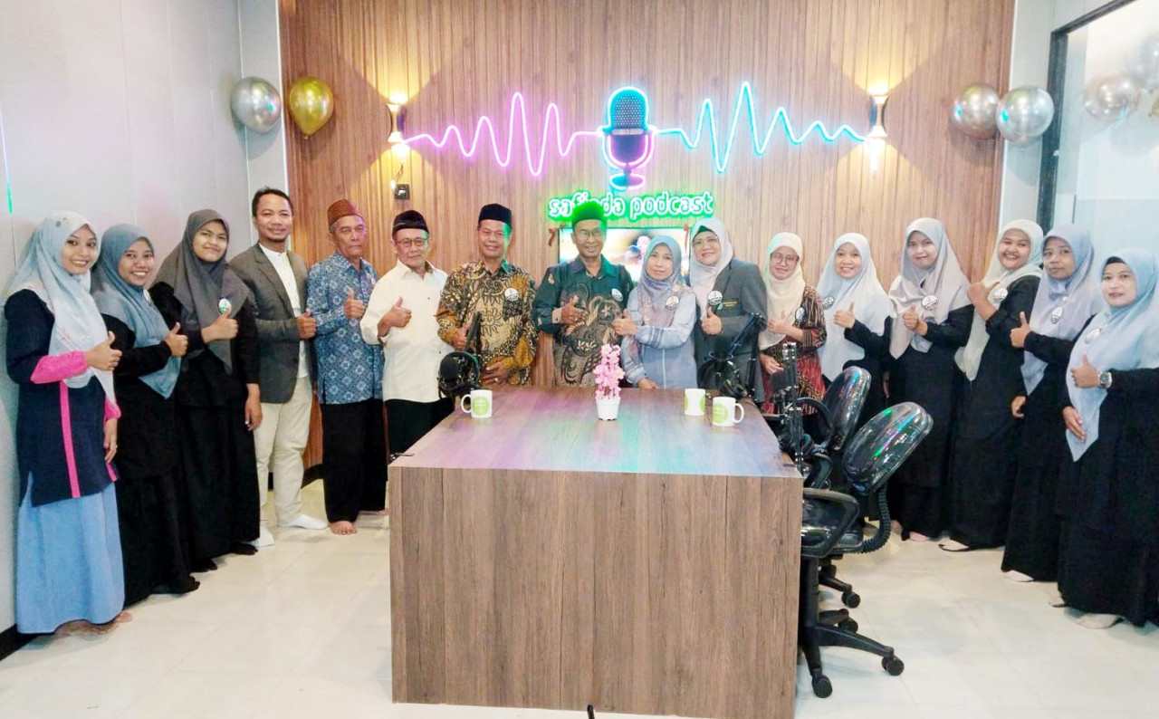 Asah Life Skill Siswa, Ponpes Safinda Surabaya Luncurkan Studio Podcast
