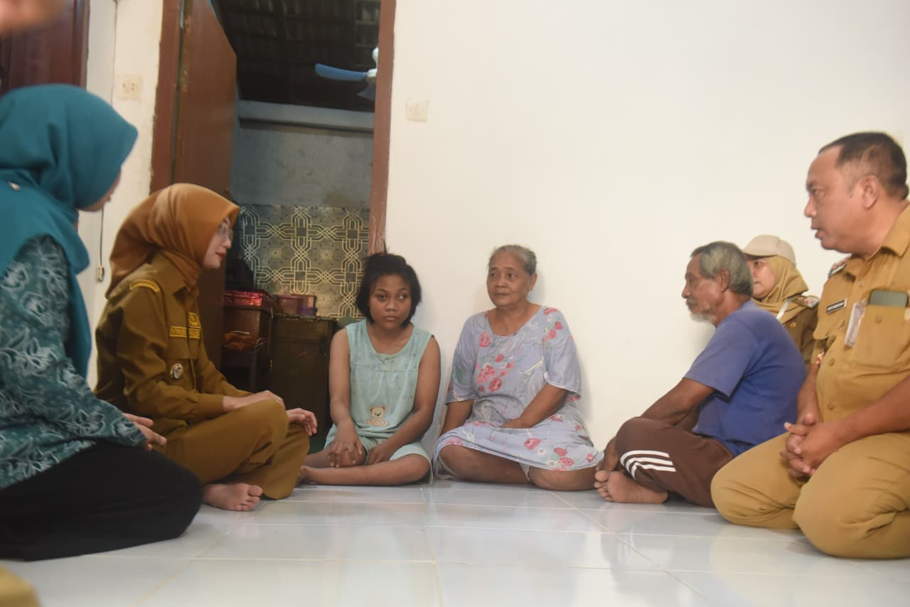 Mbak Vinanda Tinjau Hasil Renovasi Rutilahu Swadaya Warga di Kota Kediri