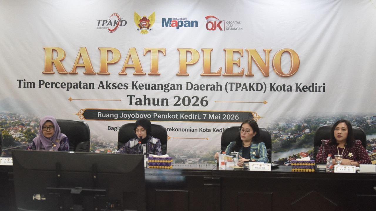 Rapat Pleno TPAKD 2026, Wali Kota Kediri Tekankan Digitalisasi dan Literasi Keuangan