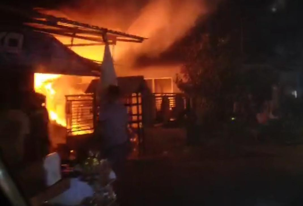 Ruko di Blitar Terbakar, Polisi Masih Selidiki Penyebabnya.