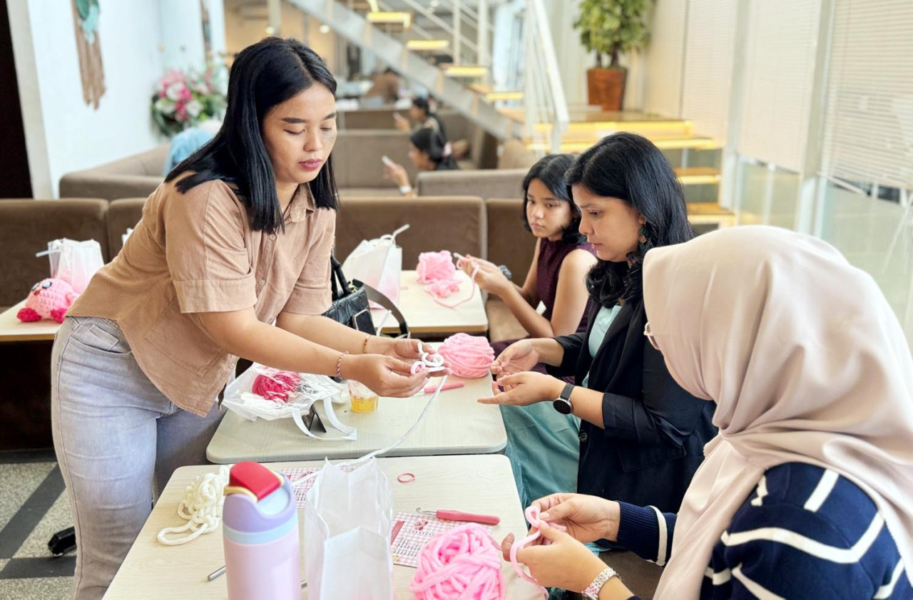 Workshop Crochet Kirby di Surabaya Dorong UMKM Handmade Lokal