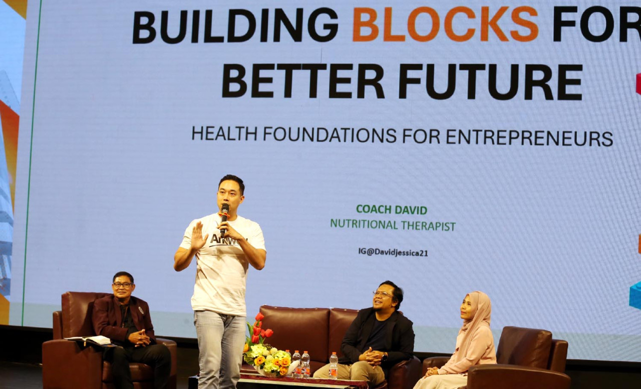 Yayasan Amway Peduli dan UC Surabaya Gelar Edukasi Kesehatan Anak Muda