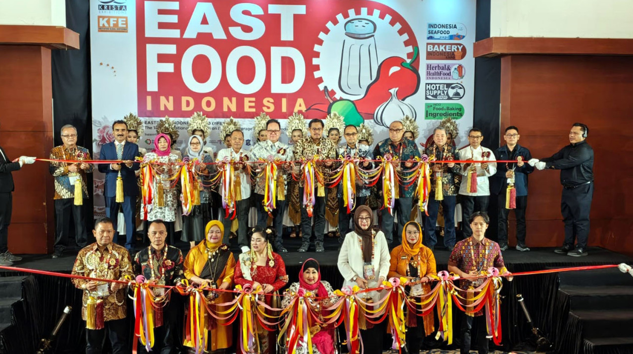 Seremoni pembukaan EastFood Indonesia Expo (IIFEX) 2026 di Grand City Convention Hall, Surabaya, Kamis (18/6/2026). (Foto: Ali Masduki/jatimnow.com)