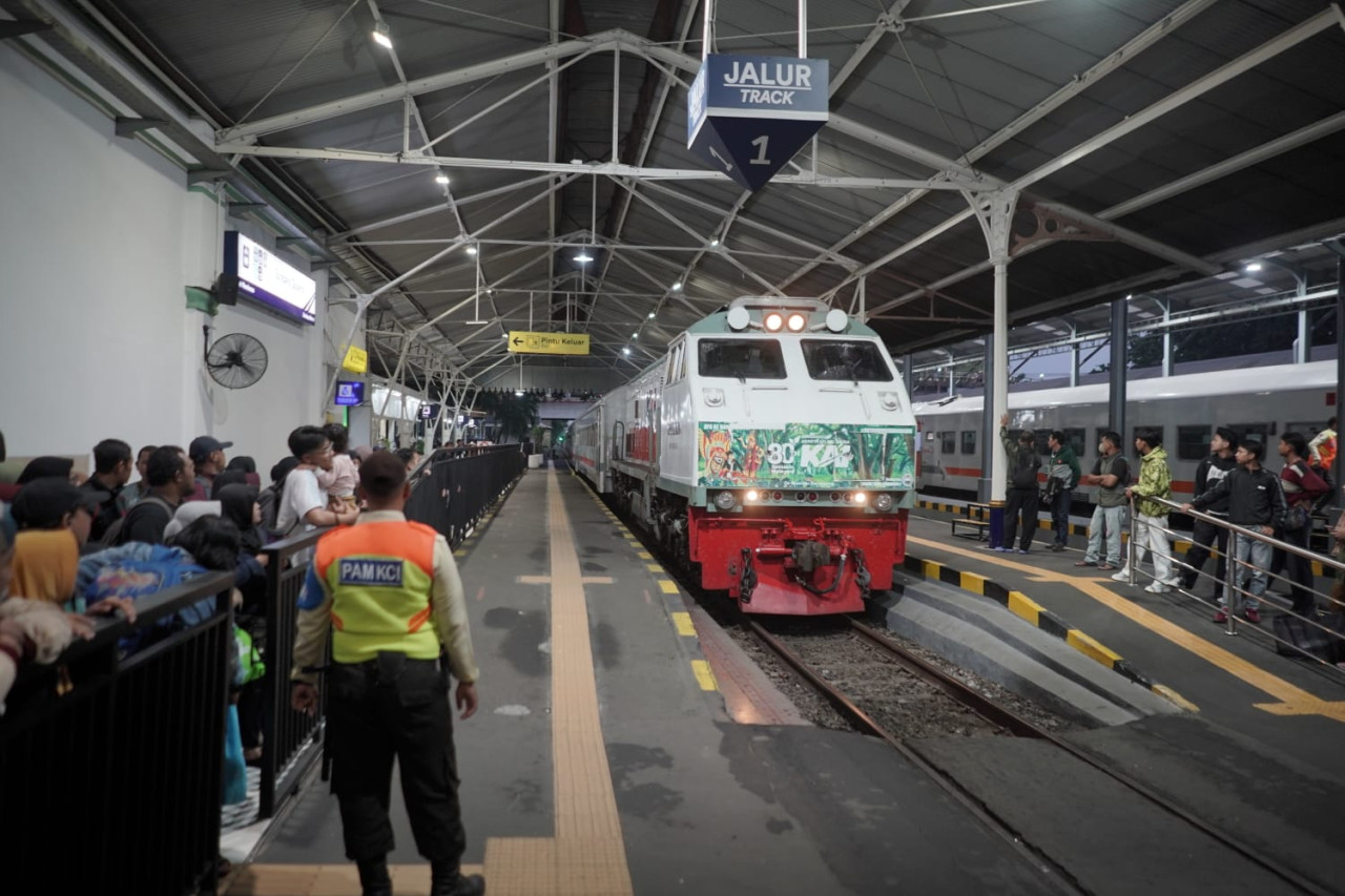 Libur Panjang, Penumpang Commuter Line Wilayah 8 Surabaya Tembus 253 Ribu Orang