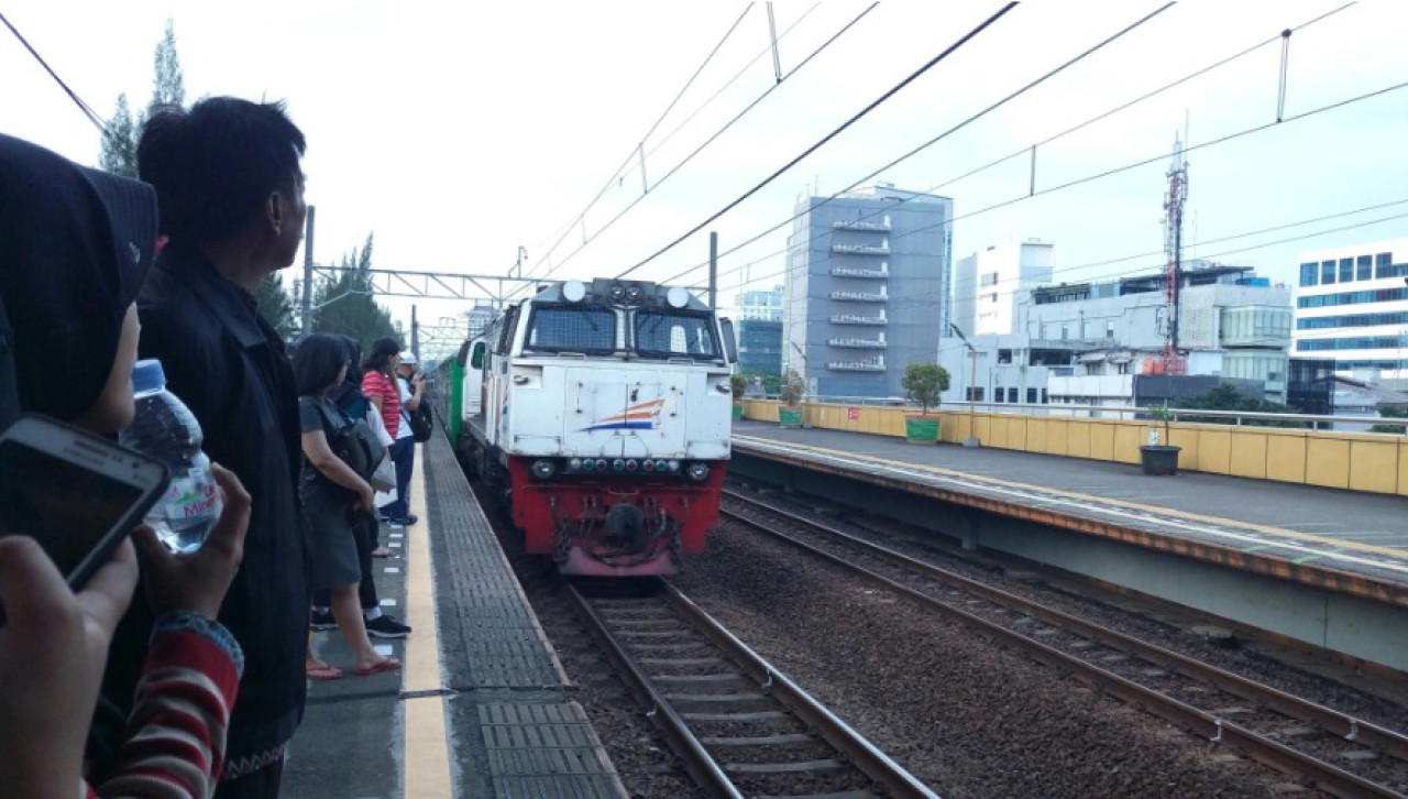 Kereta Surabaya - Yogjakarta (ilustrasi)