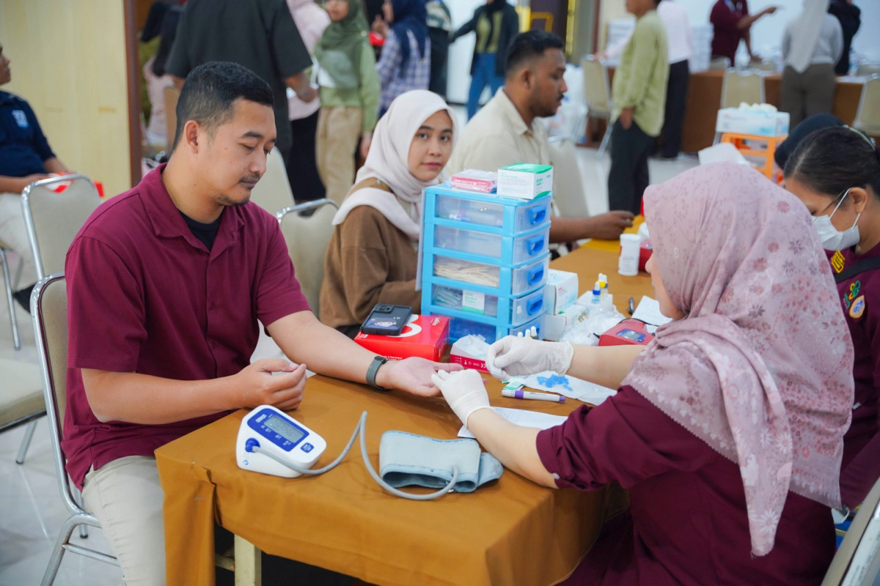 Donor darah PT SIER. (Foto: Humas PT SIER for jatimnow.com)