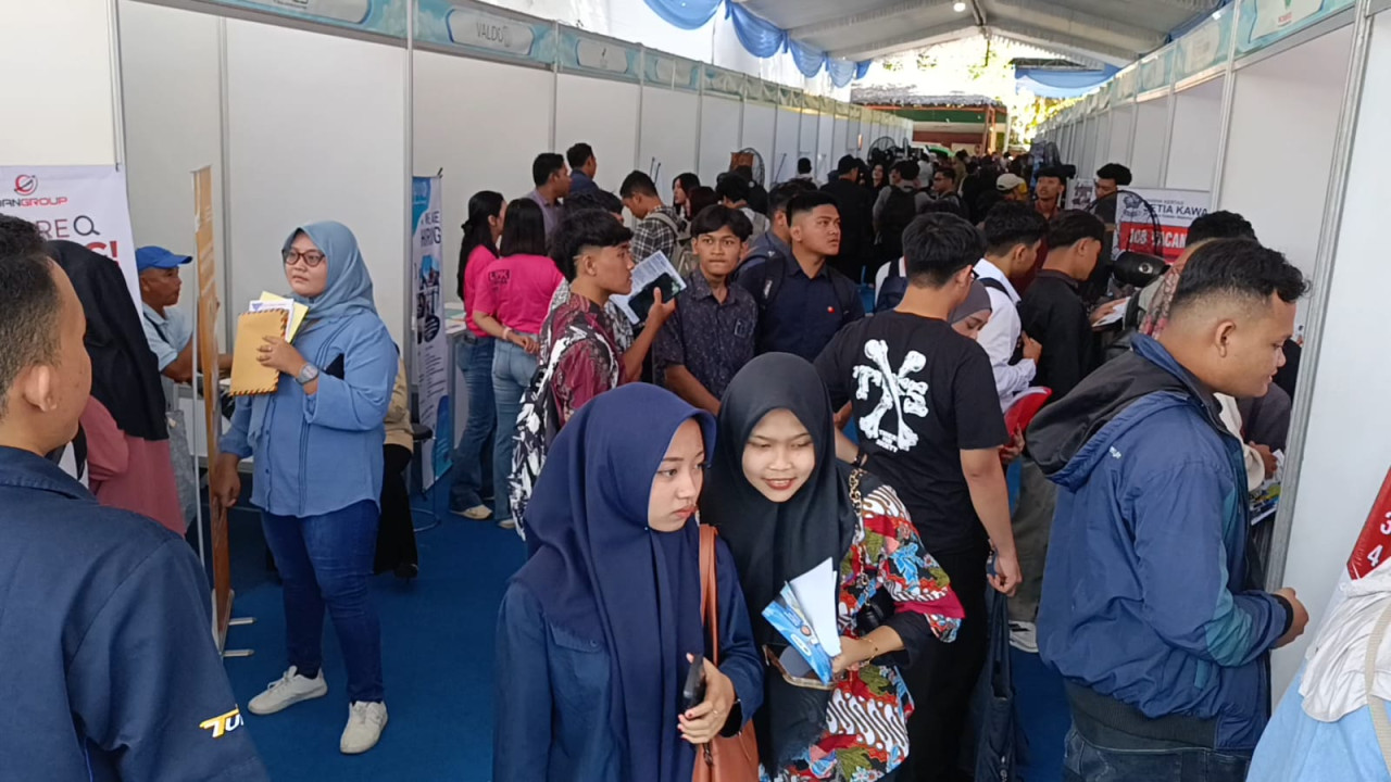 Ribuan Pencari Kerja Padati Job Fair yang Digelar Disnakertrans Tulungagung