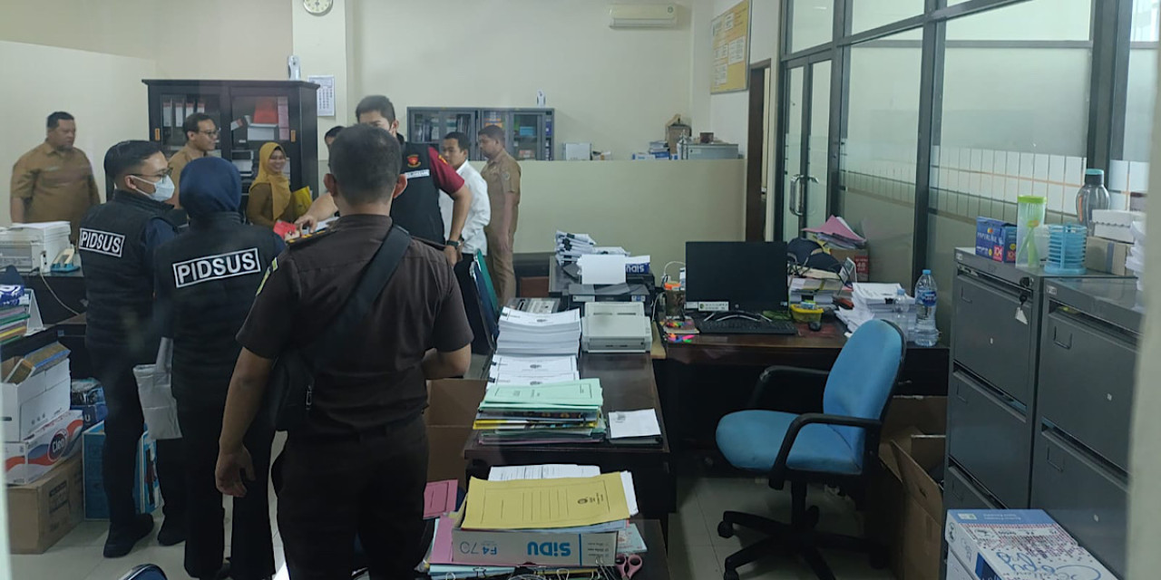 Kejari Geledah Kantor BPKAD dan Disbudpar Tulungagung Usut Korupsi Griya Dalem Kanjengan