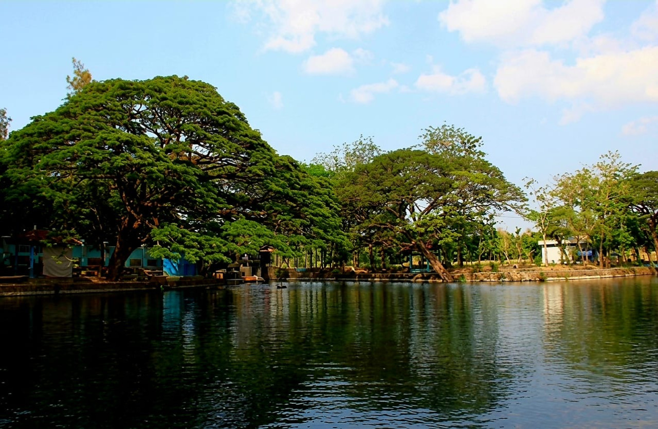 Menelusuri Jejak Legenda di Balik Danau Ronggojalu Probolinggo