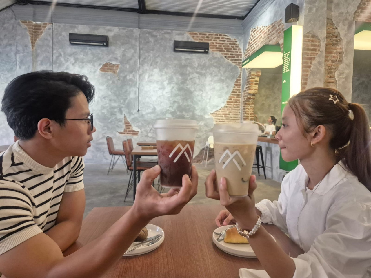 Vulcan Flow Ponorogo, Tawarkan Konsep Industrial Raw dan Ragam Menu Murah