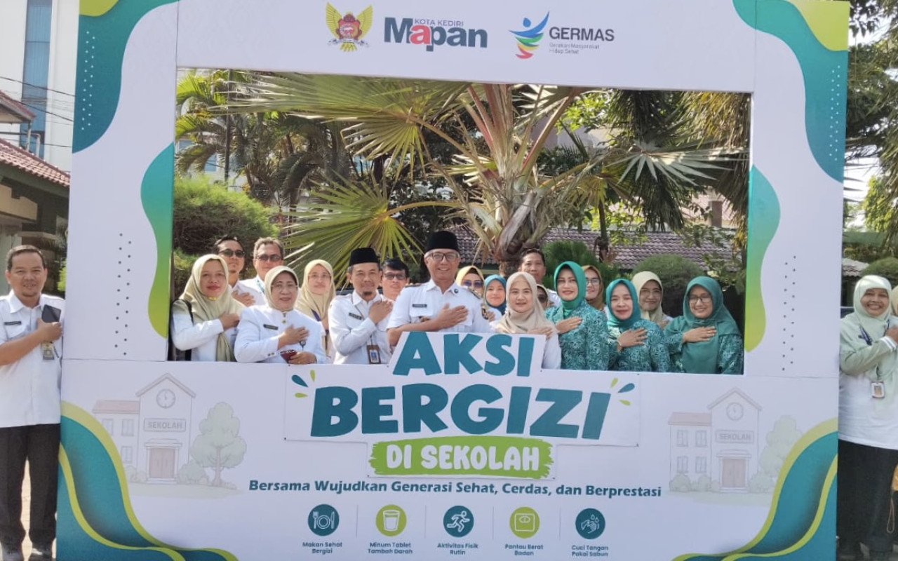 Mengawali Program Aksi Bergizi di Sekolah di SMP Negeri 1 Kota Kediri. (Foto: Nanik for jatimnow.com)