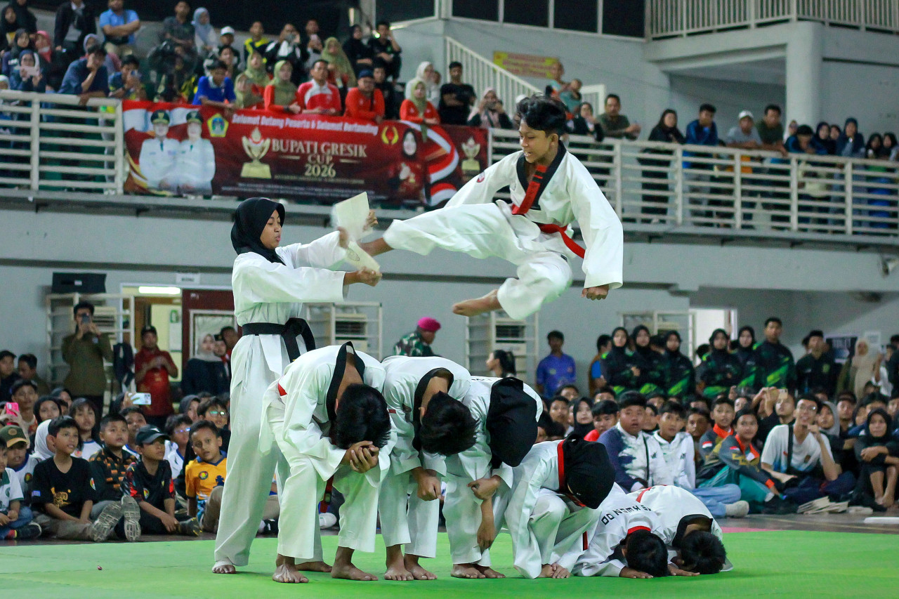 Penampilan atlet Taekwondo Kabupaten Gresik. (Foto: Sahlul/jatimnow.com)