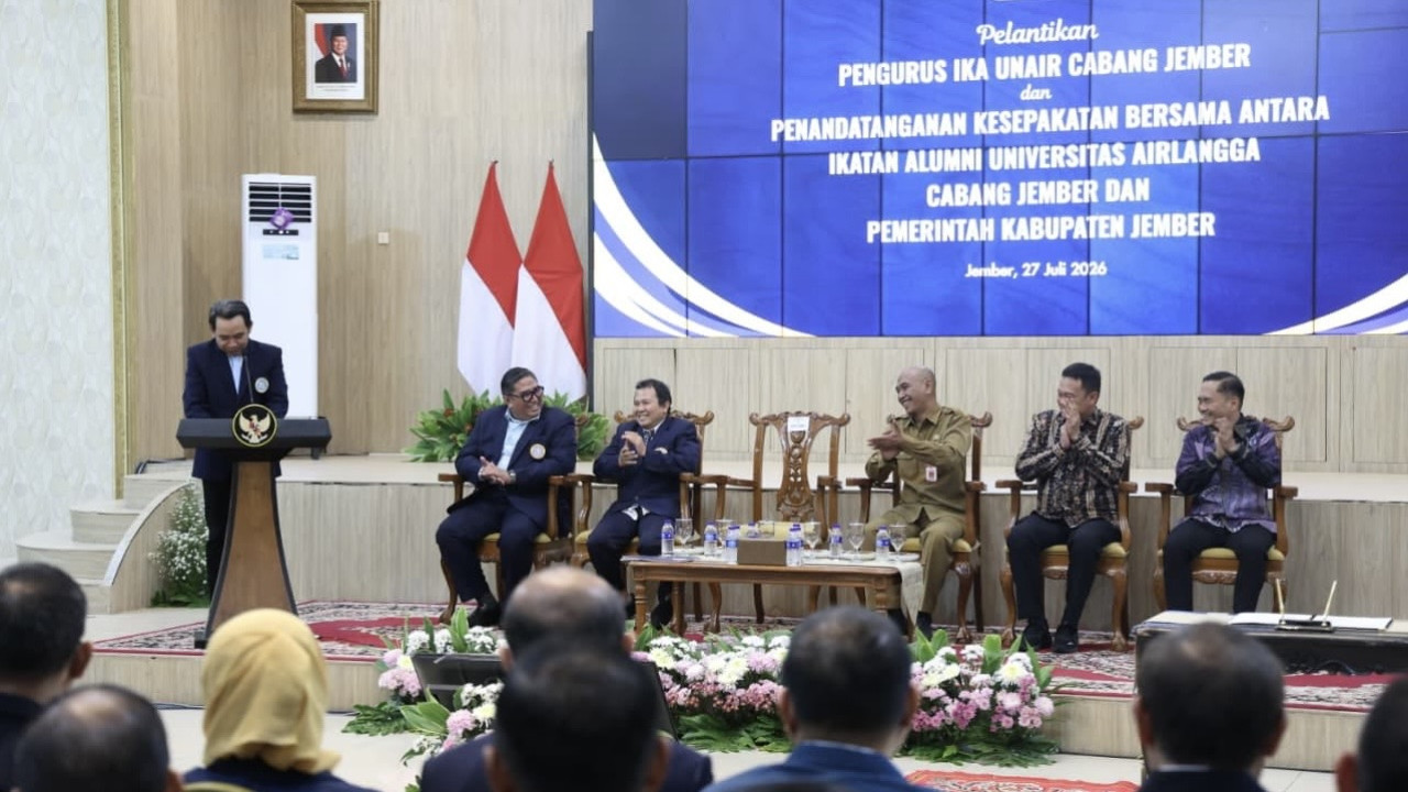 Foto: Pelantikan Pengurus IKA Unair Cabang Jember. (Diskominfo/jatimnow.com)