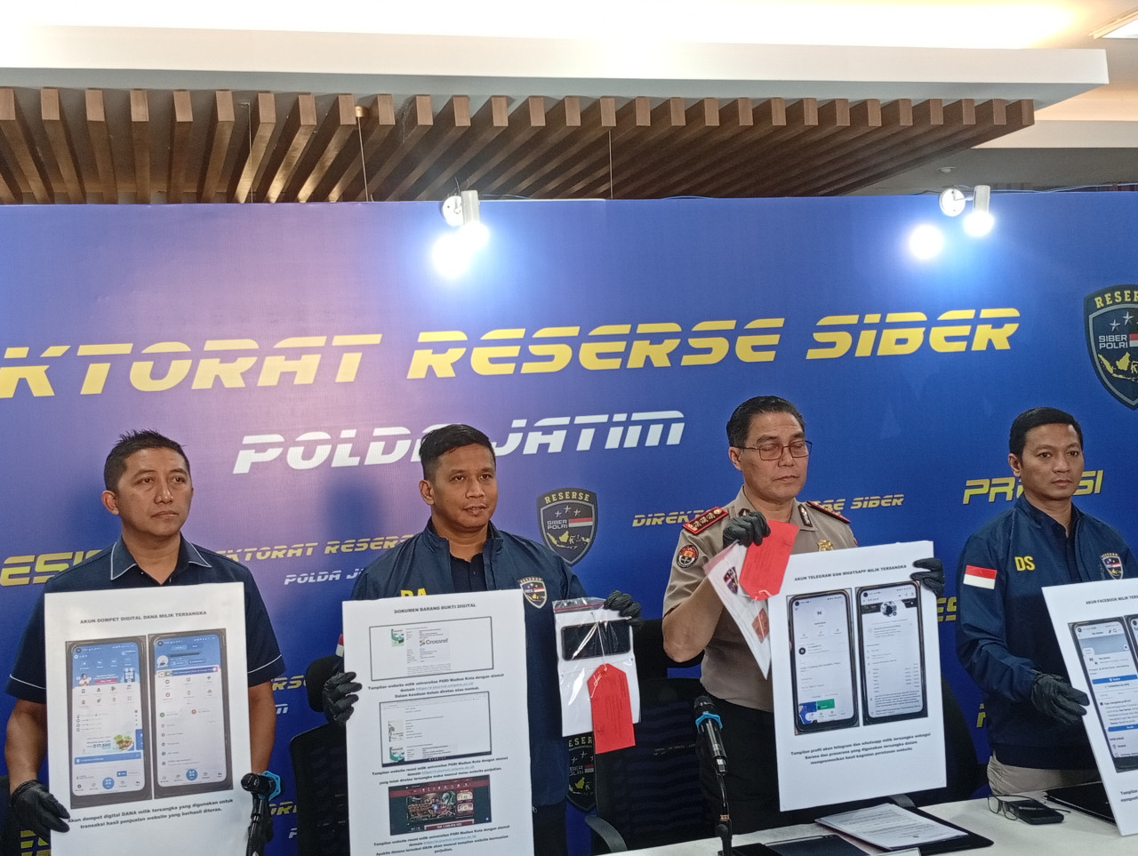 Ulah Hacker Asal Demak, Jurnal Riset Dosen Universitas PGRI Madiun Raib