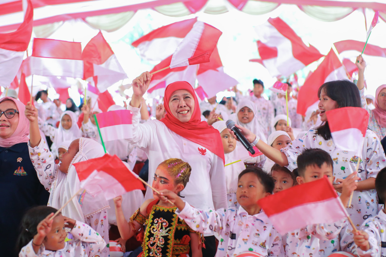 Gubernur Jawa Timur, Khofifah Indar Parawansa saat peringatan Hari Anak Nasional. (Foto: Prokopim for jatimnow.com)
