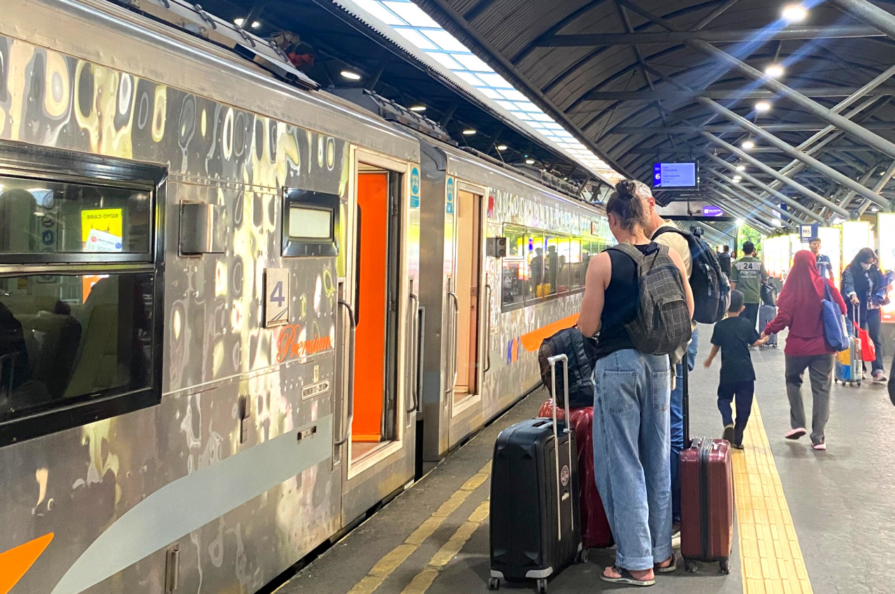 KAI Daop 8 Surabaya Layani Lebih dari 38 Ribu Turis Asing pada Semester I 2026