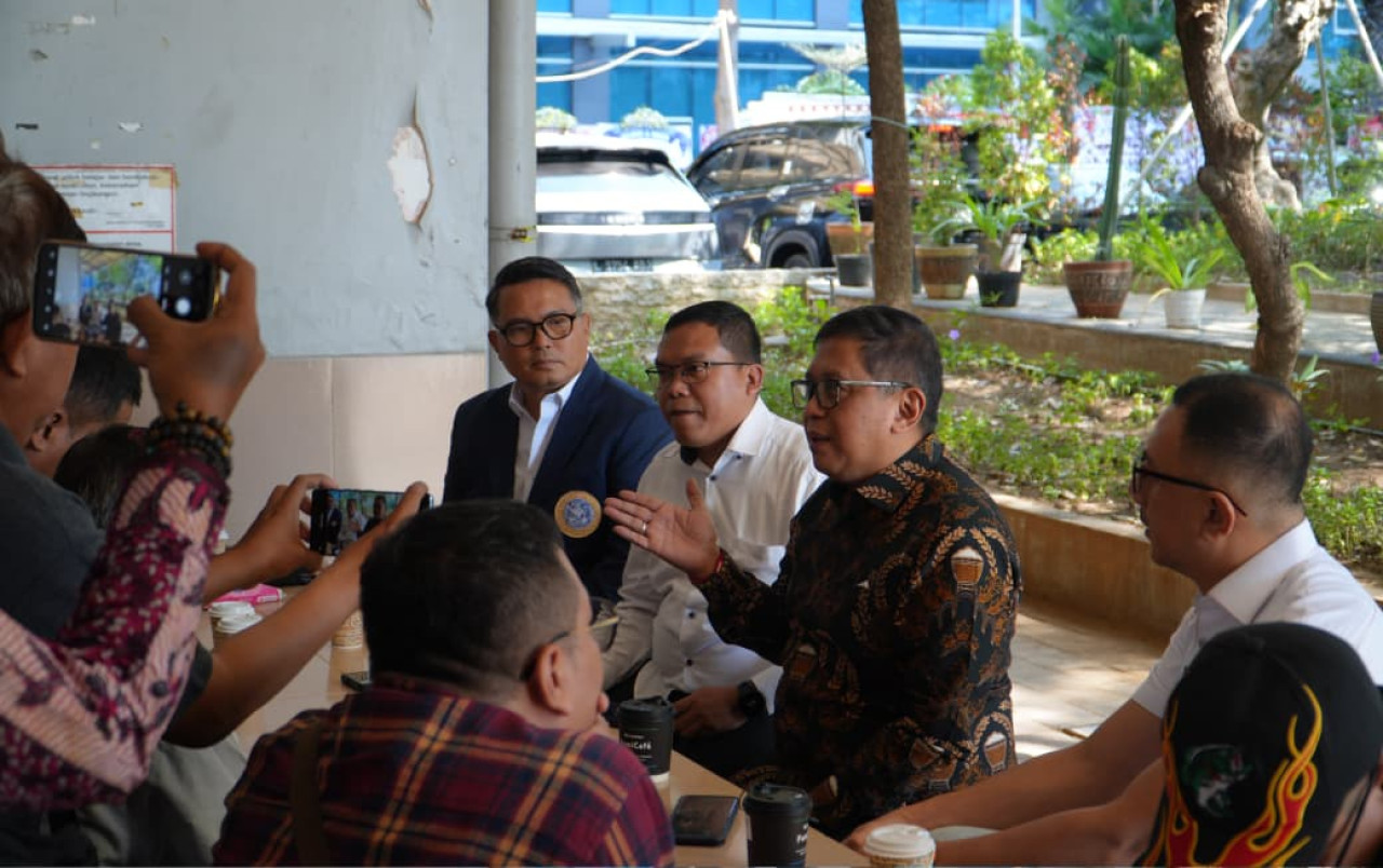Sekjen PDIP Hasto Kristiyanto saat ditemui di FISIP Unair, Surabaya, Senin (20/7/2026). (Foto: Humas PDI Perjuangan for jatimnow.com)