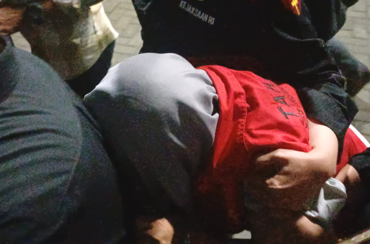 Kejati Jatim tangkap Kepala Bidang Geologi dan Air Tanah Dinas ESDM Provinsi Jatim berinisial ED. (Foto: Istimewa)
