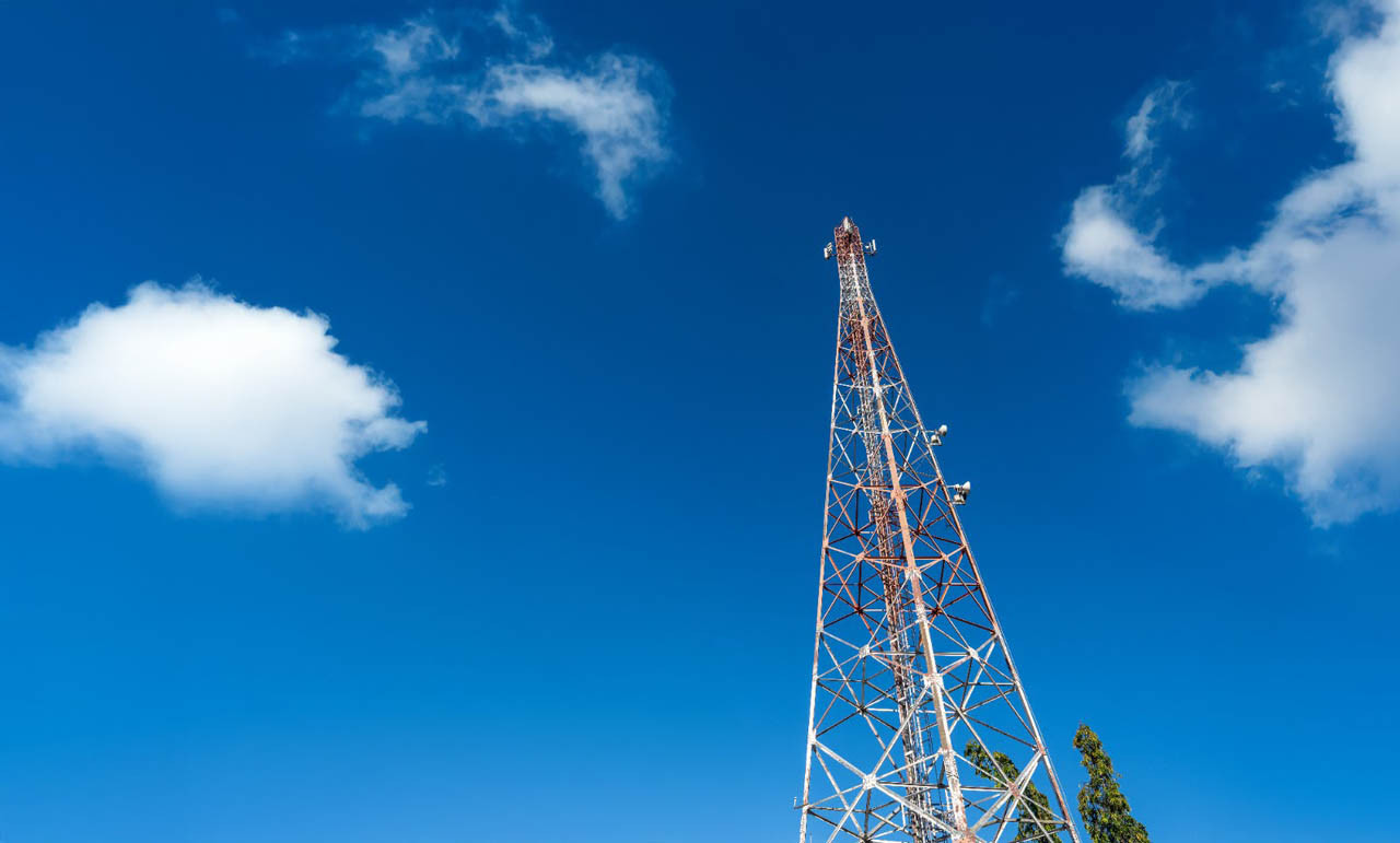 Menara BTS Indosat menjadi tulang punggung perluasan layanan digital. (Foto: IOH for jatimnow.com)