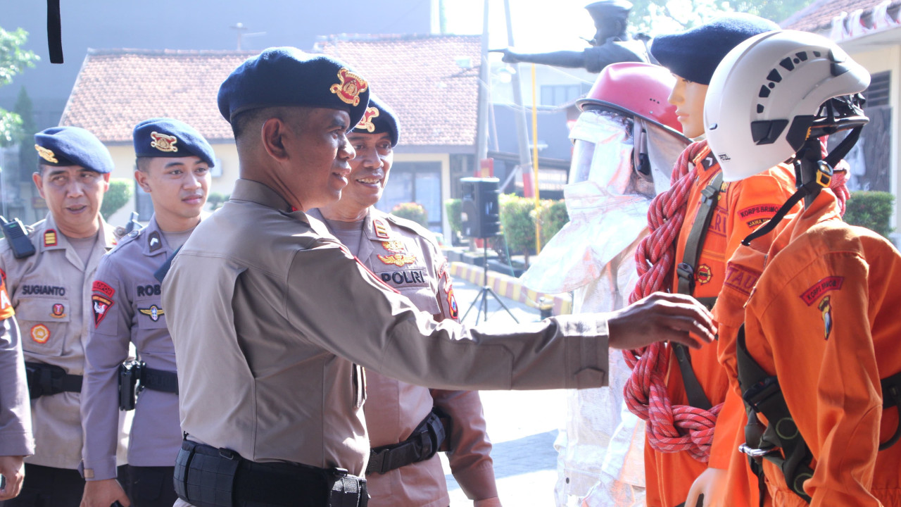 Apel Gelar Perlengkapan Tanggap Bencana yang digelar di Mako Kompi 2 Batalyon A Pelopor. (Foto: Polda Jatim/jatimnow.com)