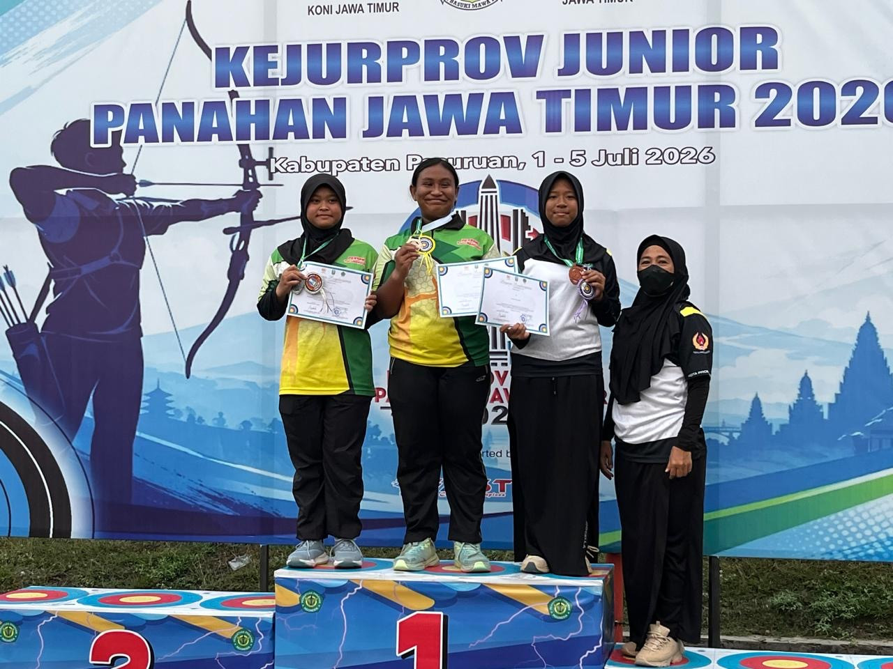 Kontingen Perpani Kota Probolinggo di ajang Kejurprov Junior Panahan Jawa Timur 2026. (Foto: Perpani/jatimnow.com)